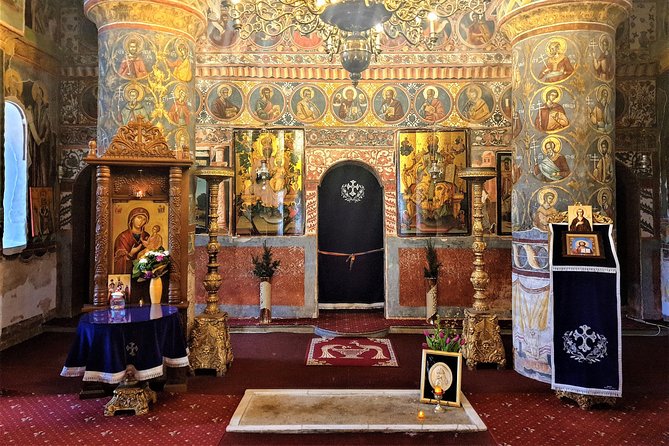 Mystical Monasteries, Dracula's Tomb and Mogosoaia Lake Palace - Private Tour - University Square and the Revolution landmarks: fast orientation
