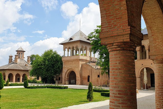 Mystical Monasteries, Dracula's Tomb and Mogosoaia Lake Palace - Private Tour - Driving comfort and pacing: what 4 to 5 hours really means