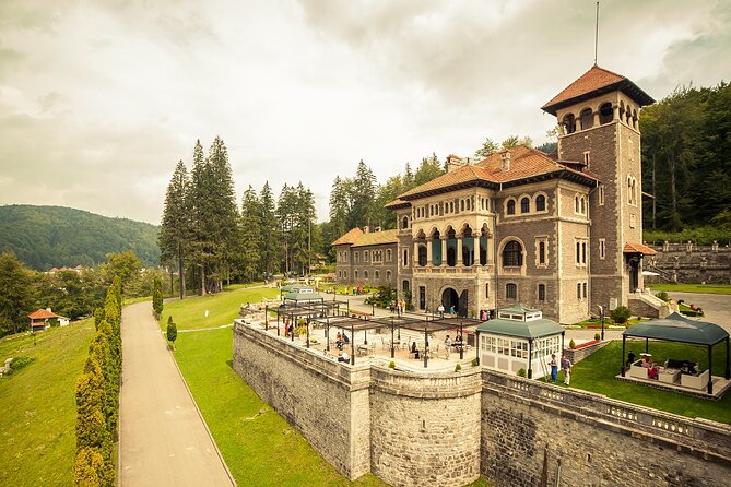 Peles & Cantacuzino Castles: Gourmet Wine & Cultural Day trip - Stop 2: Sinaia Monastery for Byzantine Art and a Reset Between Castles