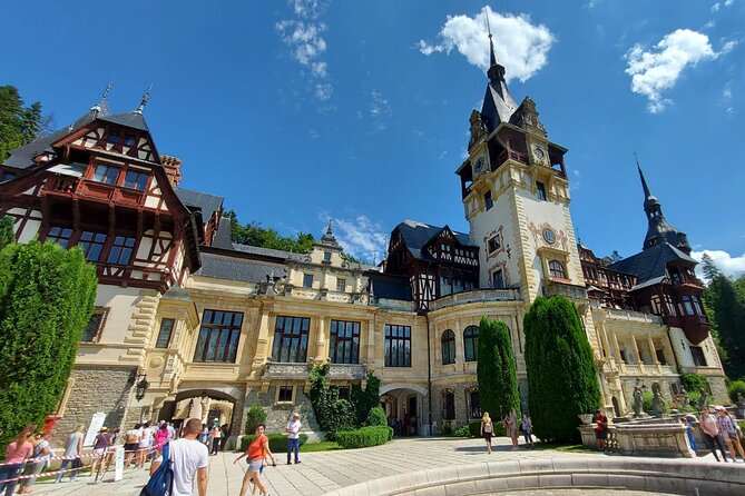 Peles Castle, Dracula Castle and Brasov old town - private tour from Bucharest - Bran Castle, Dracula Connection, and the Value of a Guide