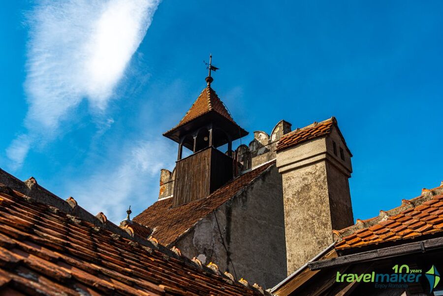 Peles, Dracula's Castles & Brasov: Private Day Trip & Pickup - Sinaia and Peleș Castle, where the day’s tone gets set