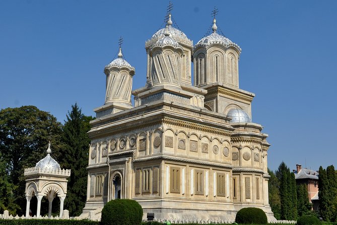 Private Day Trip True Castles of Vlad Dracula and Transfagarasan Road - Transfagarasan Highway Timing, Highest Point, and Seasonal Changes