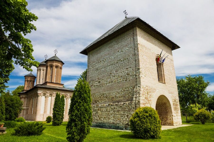 Private Half Day Trip to Snagov Monastery & Mogosoaia - A smooth half-day escape: how the timing feels