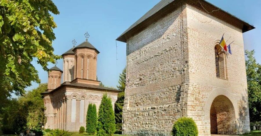 Private Tour from Bucharest to Dracula's tomb and Mogosoaia - A smart half-day pairing: Snagov Monastery and Mogosoaia