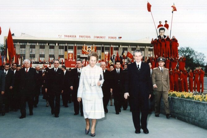 Private Tour -The Last Day of Nicolae Ceaușescu in a Romanian Car - A private format that changes the feel of the day