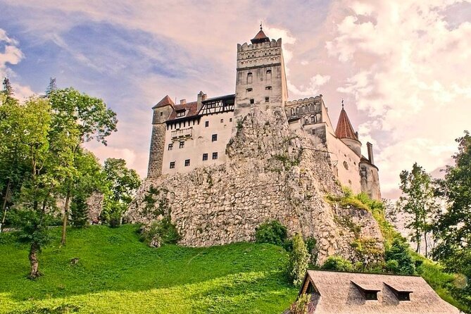 Private Tour to Dracula's Castle, Brașov City & Peleș Castle - Stop 1: Peleș Castle Timing, Architecture, and Ticket Reality