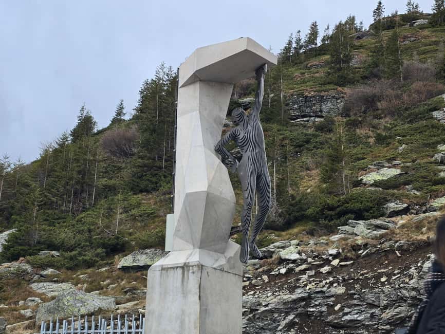 Small group Bears 'Safari' on Transfăgărășan -max 7 tourists - Bâlea Glacier Lake at 2,034 meters: the seasonal star of the day