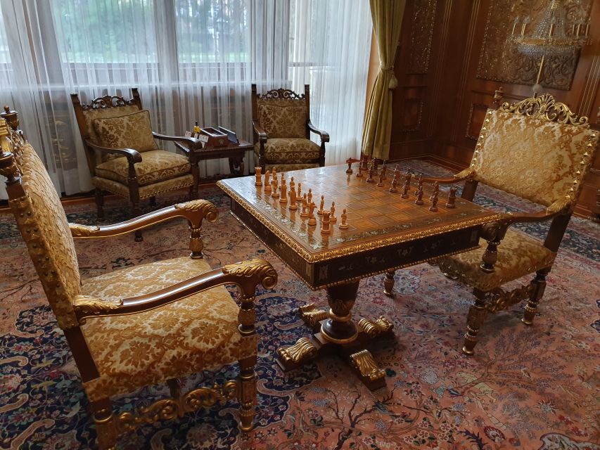 Snagov Monastery, Ceaușescu Mansion, & Village Museum - 6h - Ceaușescu Mansion, the Spring Palace: seeing power as a designed experience
