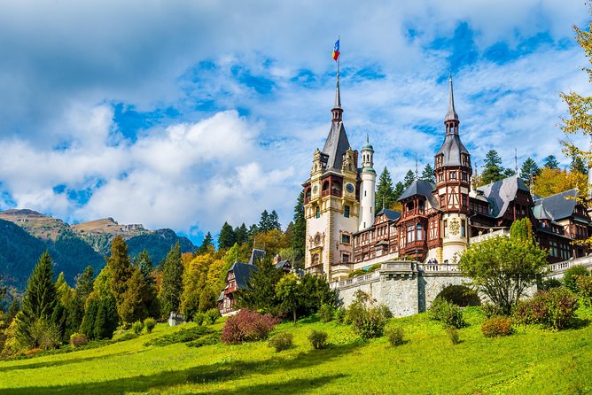 Transylvania and Dracula Castle Full Day Tour from Bucharest - Meeting point and timing, so you do not get stressed by the early day