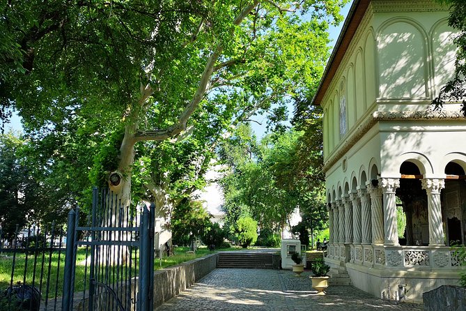 Unhealthy Food Tour of Bucharest – 4 hours - The Papanasi Finish at Cismigiu Park, Jam and Sour Cream Included