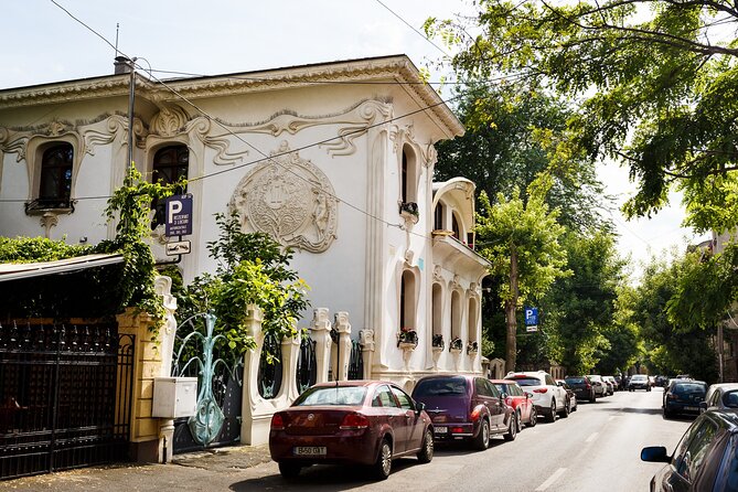 Unique Tour of Hidden Bucharest - Stop 2: Strada Batiștei, mahallas and why your street map looks different here
