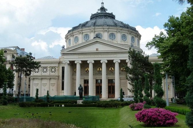 Walking tour of Bucharest - Parcul Ion Voicu: Seeing the City’s Growth at the Turn of the Century